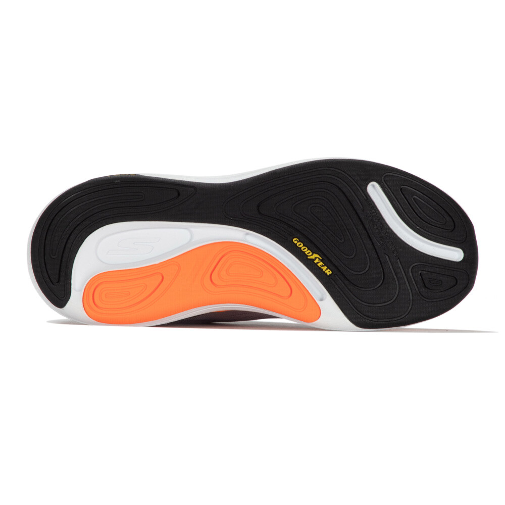 Skechers Max Cushioning Suspension - Voyager Running Shoes - AW24