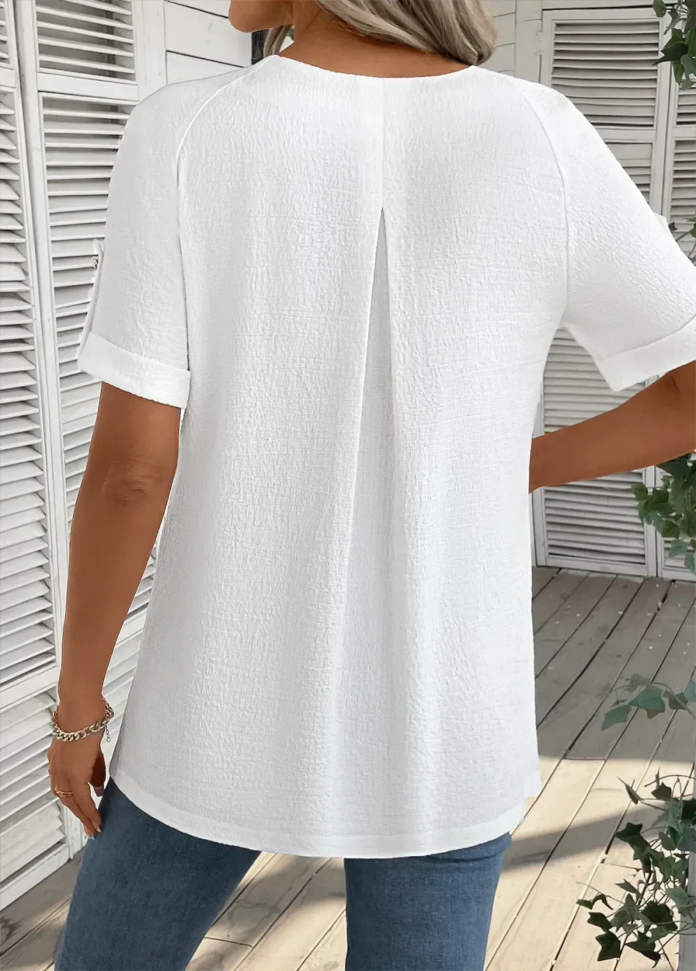 Bleaching White Button Short Sleeve Round Neck Blouse