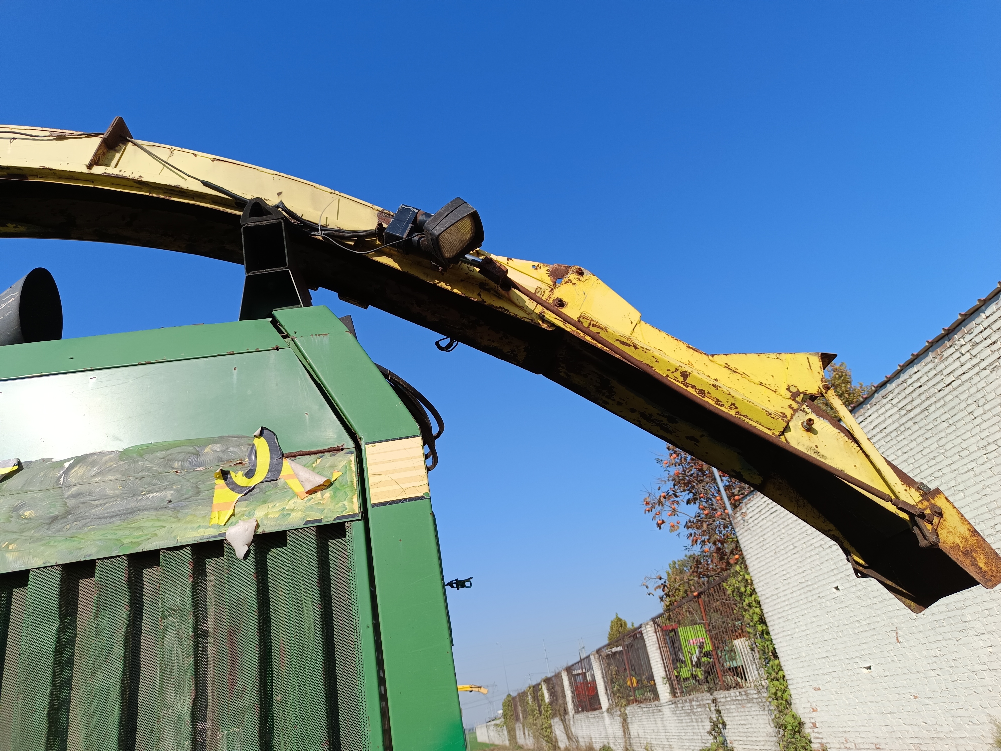 John Deere 6850 Self Propelled Forage Harvester
