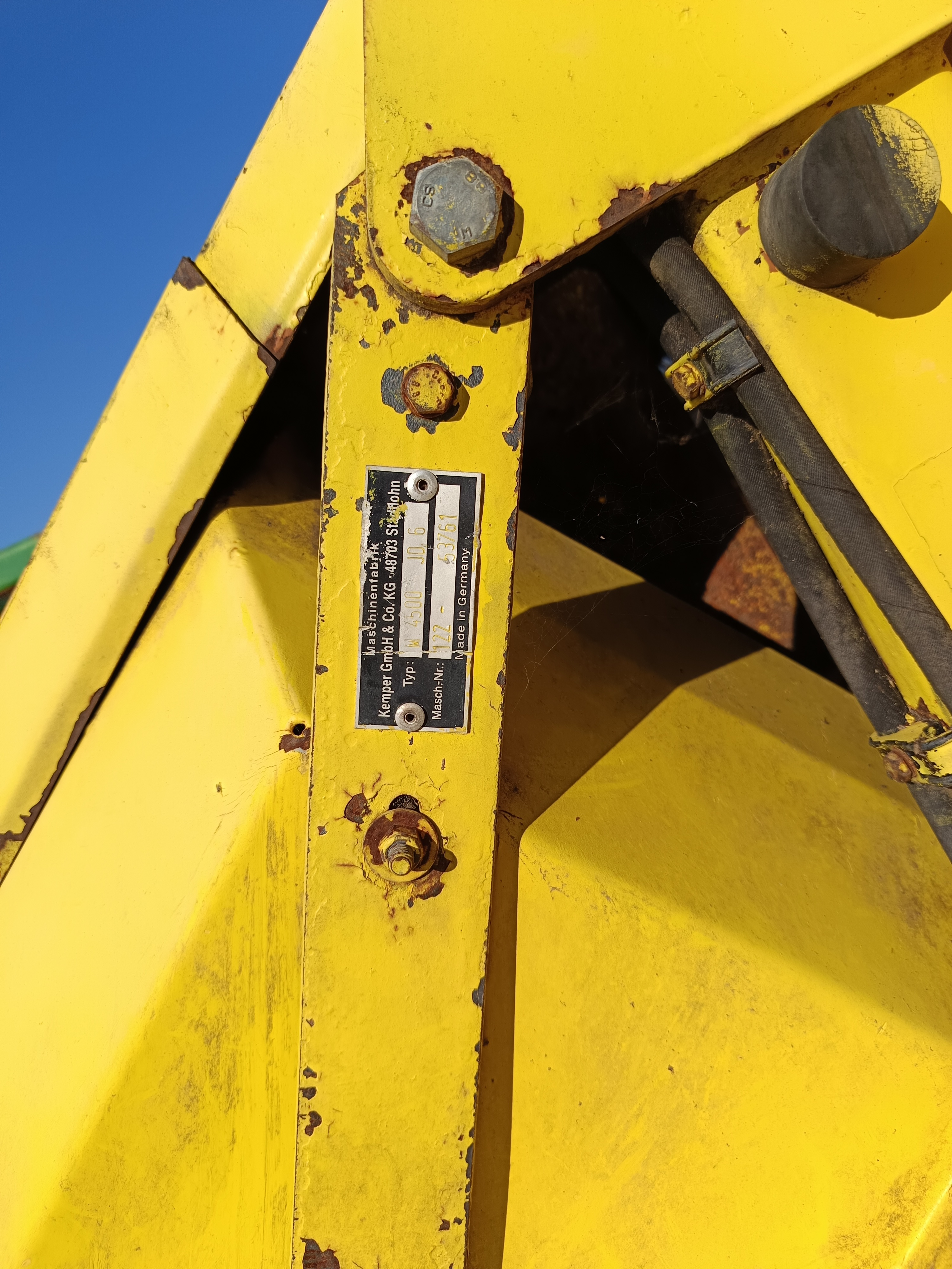 John Deere 6850 Self Propelled Forage Harvester