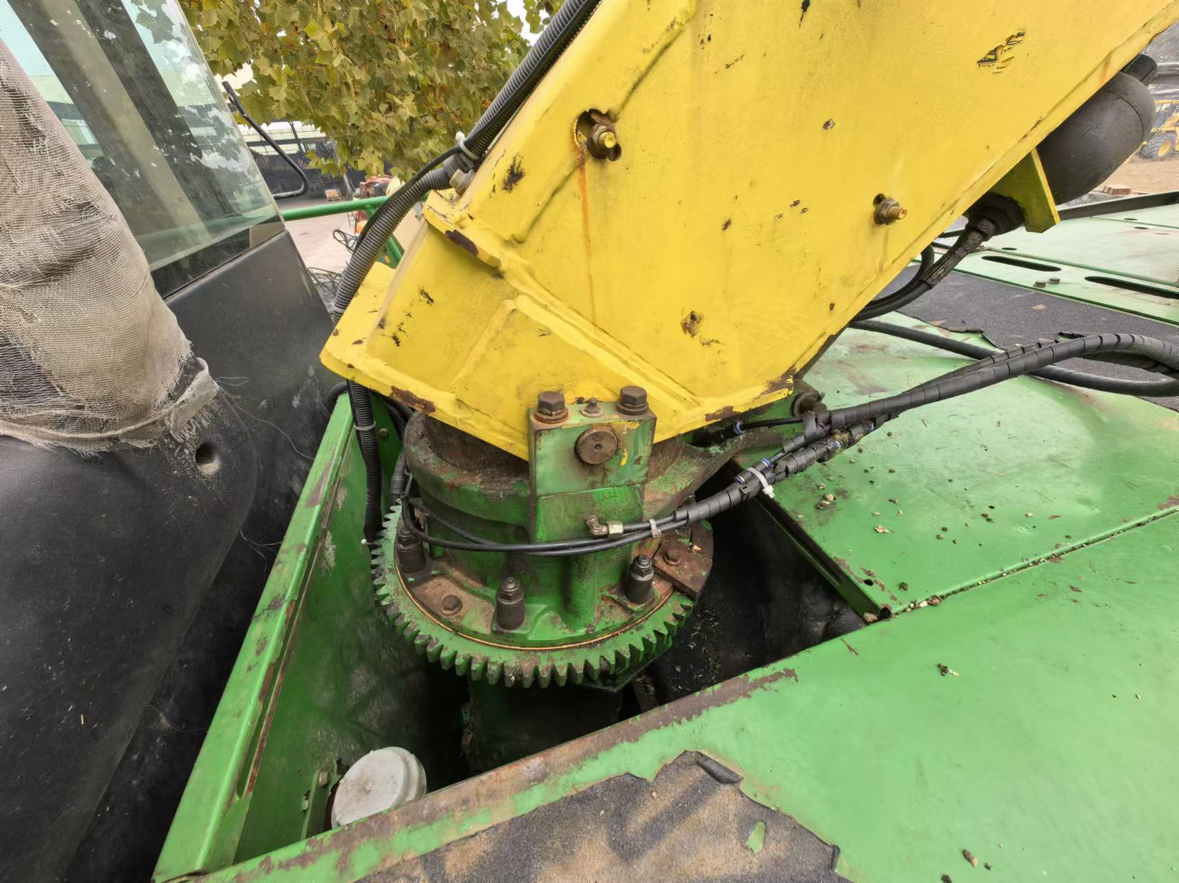 John Deere 7250 Self Propelled Forage Harvester, 375 Horse Power, with Kemper 445 header , in good working condition, ready for field work.