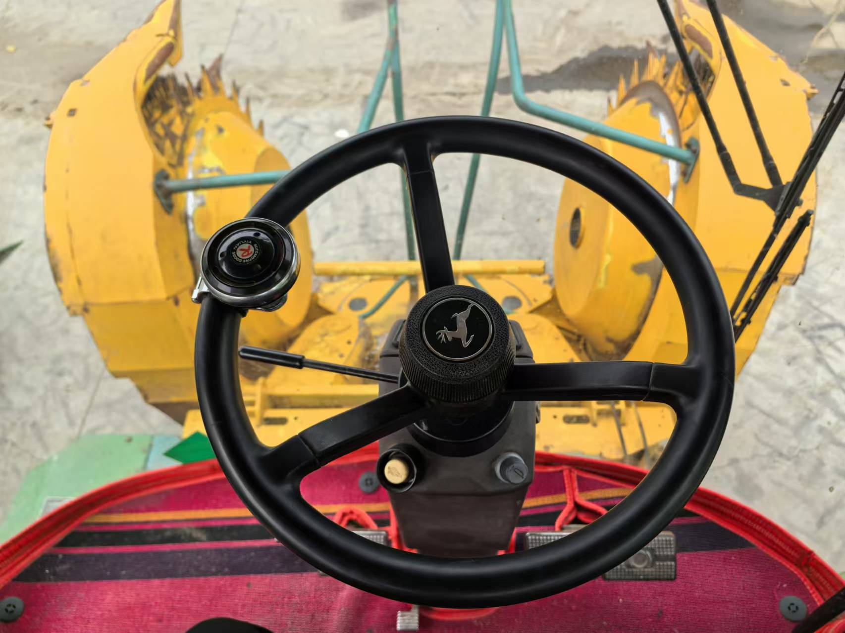 John Deere 7250 Self Propelled Forage Harvester, 375 Horse Power, with Kemper 445 header , in good working condition, ready for field work.