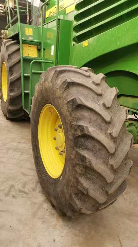 John Deere 7250 Self Propelled Forage Harvester, 375 Horse Power, with Kemper 445 header , in good working condition, ready for field work.