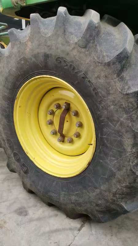 John Deere 7250 Self Propelled Forage Harvester, 375 Horse Power, with Kemper 445 header , in good working condition, ready for field work.