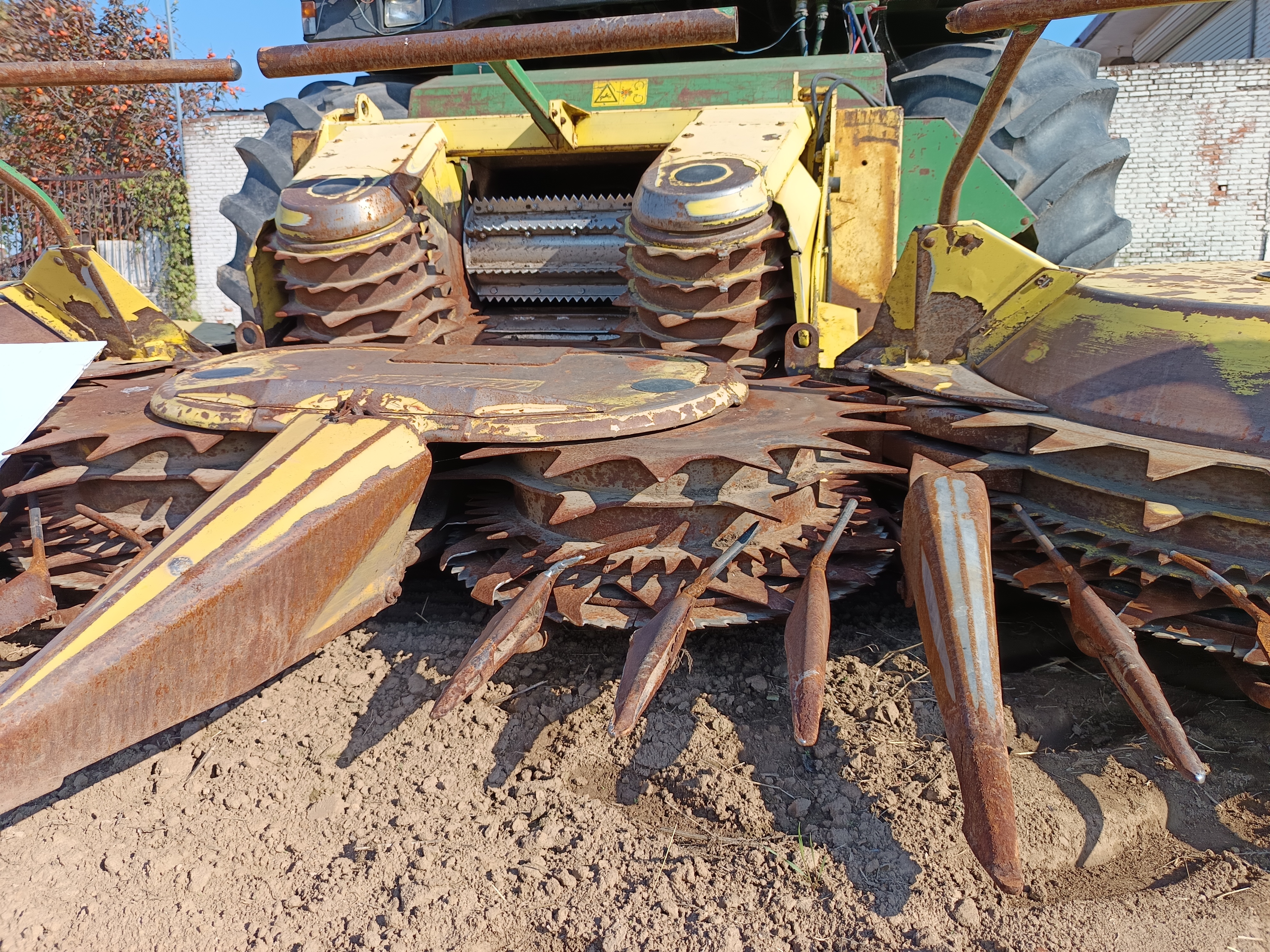 John Deere 6850 Self Propelled Forage Harvester
