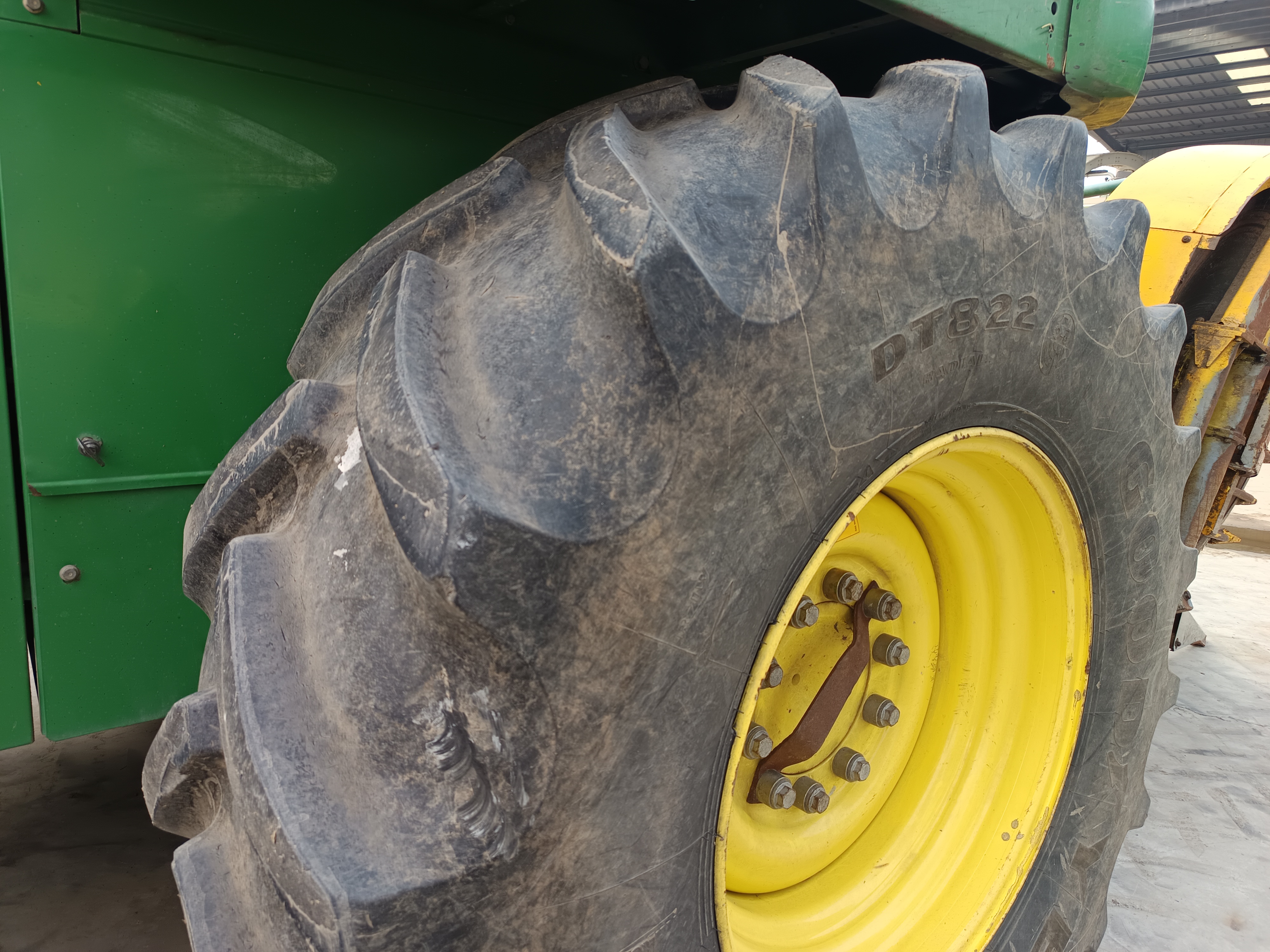 John Deere 7250 Self Propelled Forage Harvester, 375 Horse Power, with Kemper 445 header , in good working condition, ready for field work.