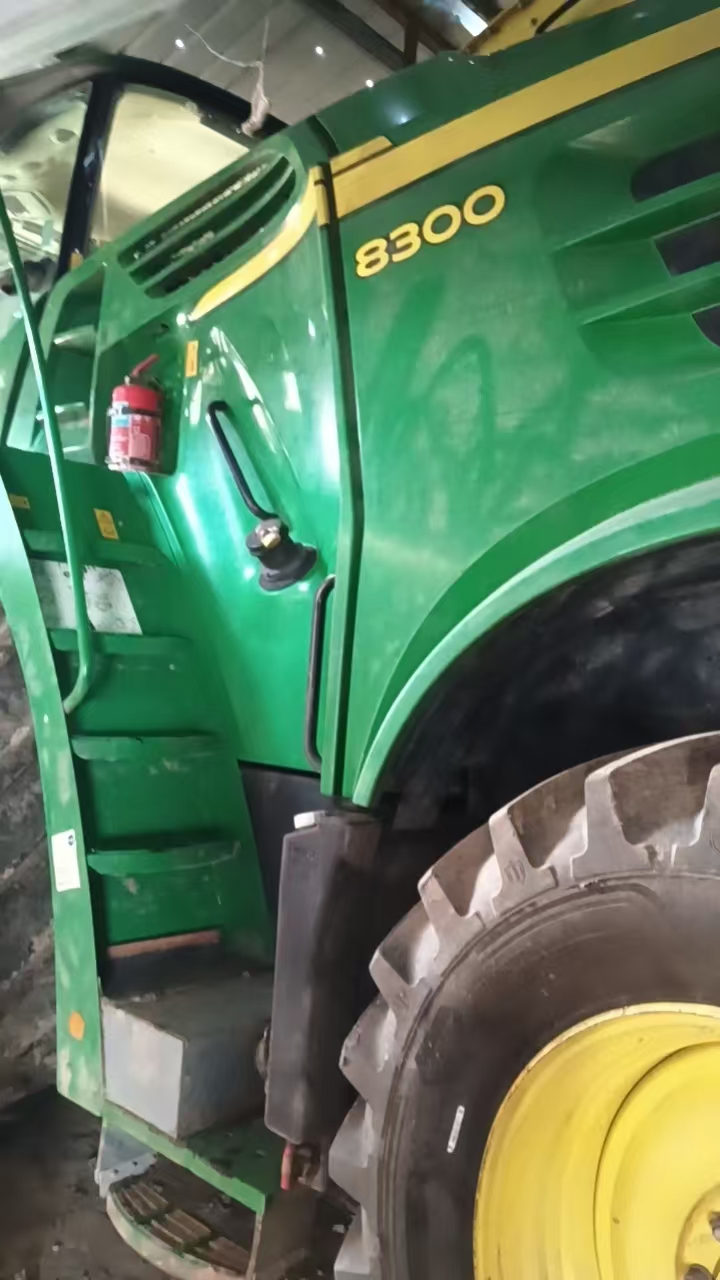 John Deere 8300  Self Propelled Forage Harvester Model Year 2016