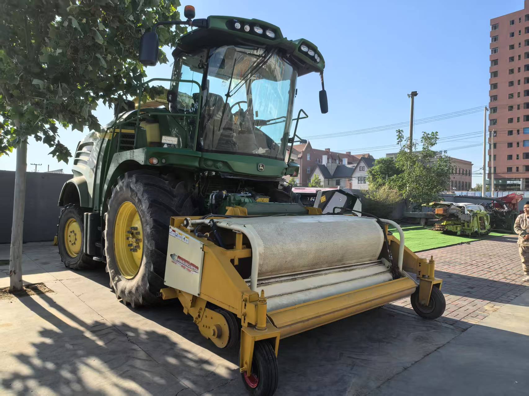 John Deere  8400 forage harvester 2016 year model, 397KW, for sale,ready for field work