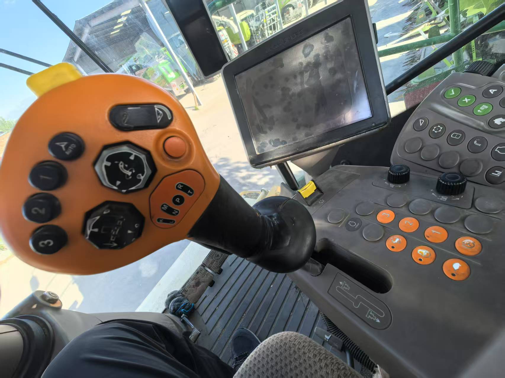 John Deere  8400 forage harvester 2016 year model, 397KW, for sale,ready for field work