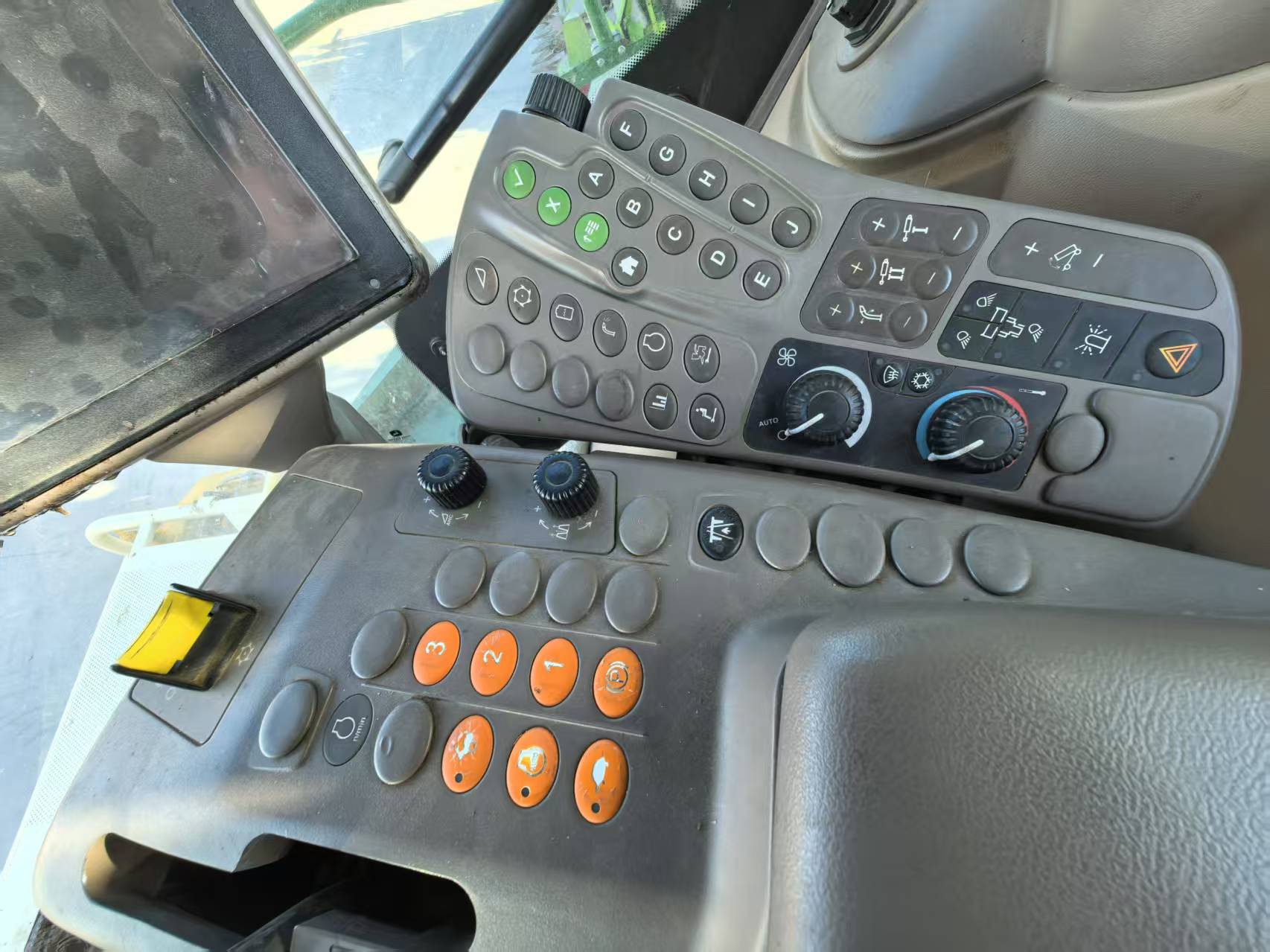 John Deere  8400 forage harvester 2016 year model, 397KW, for sale,ready for field work