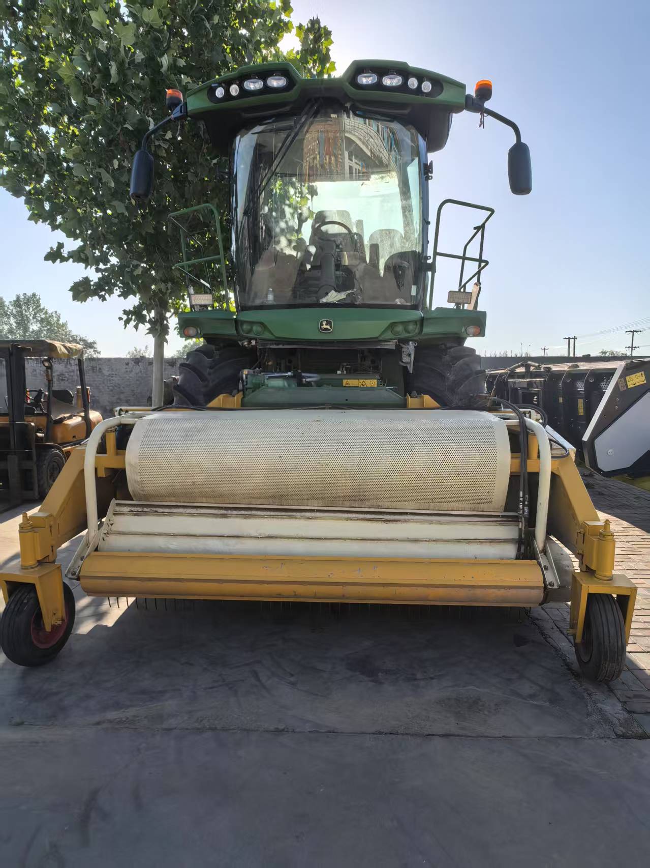 John Deere  8400 forage harvester 2016 year model, 397KW, for sale,ready for field work