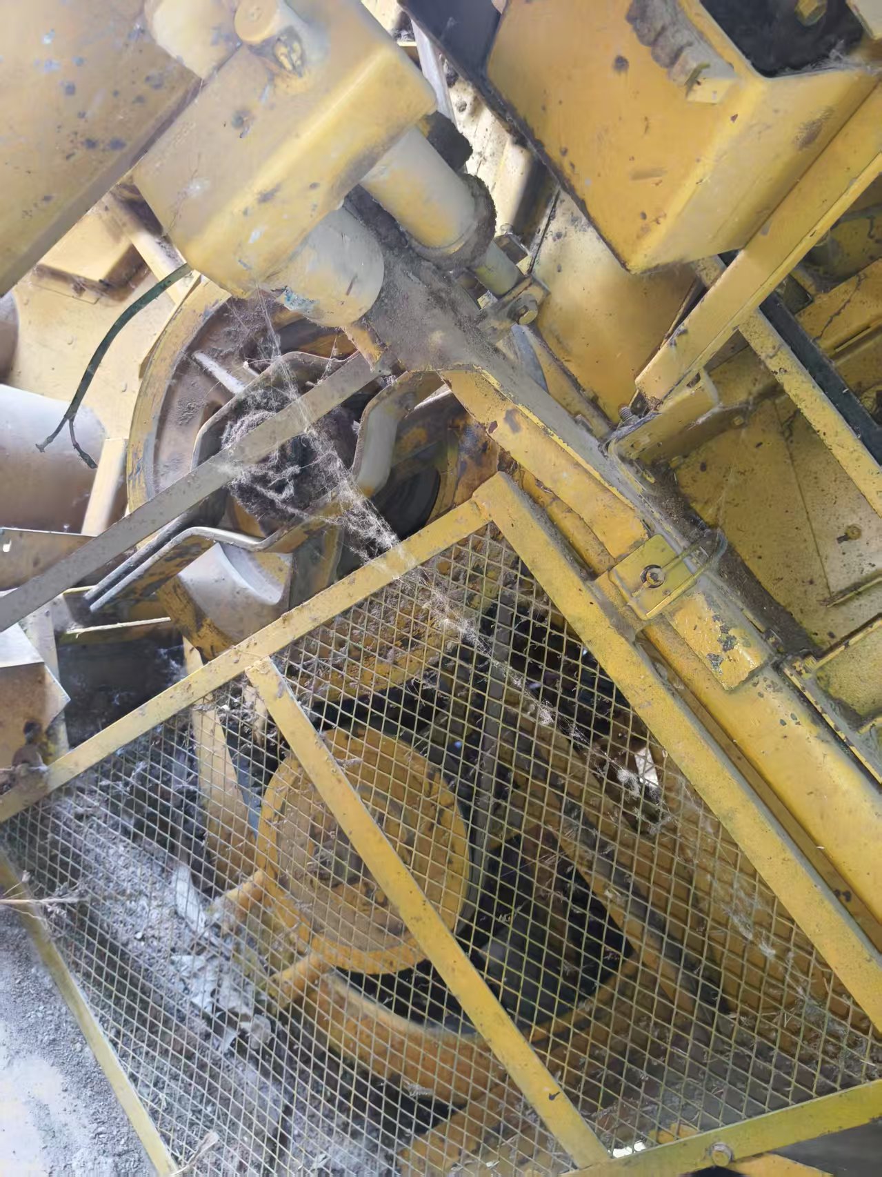 Newholland TR98 harvester in good condition for sale