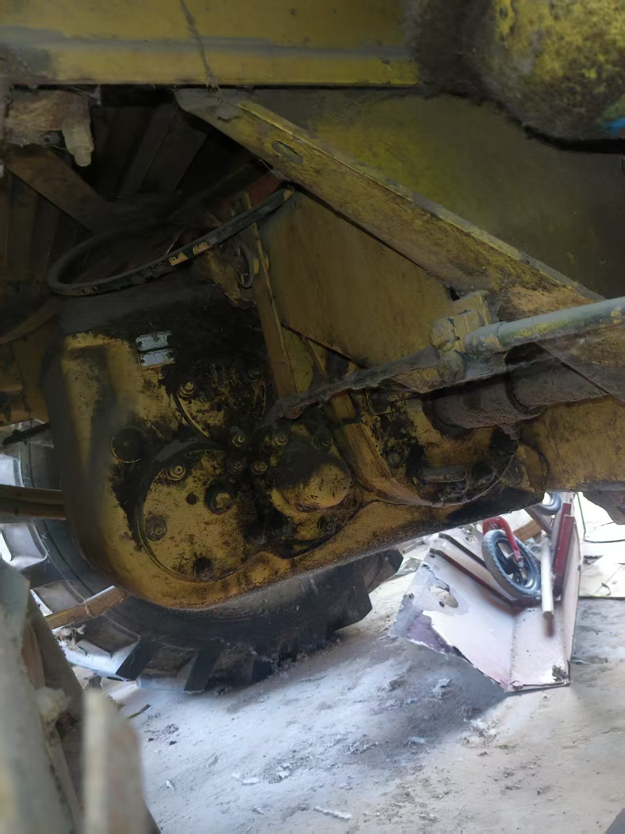 Newholland TR98 harvester in good condition for sale