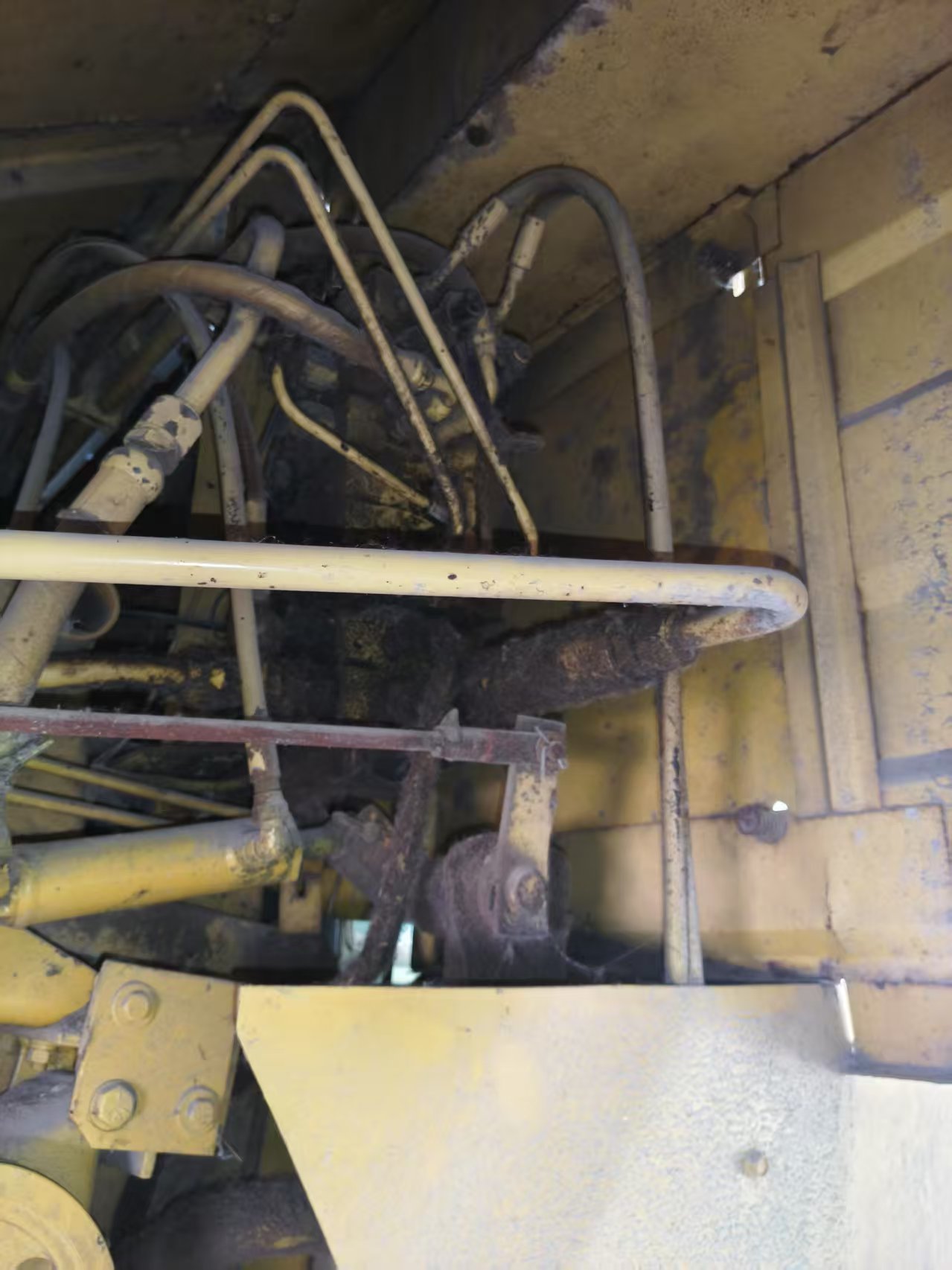 Newholland TR98 harvester in good condition for sale