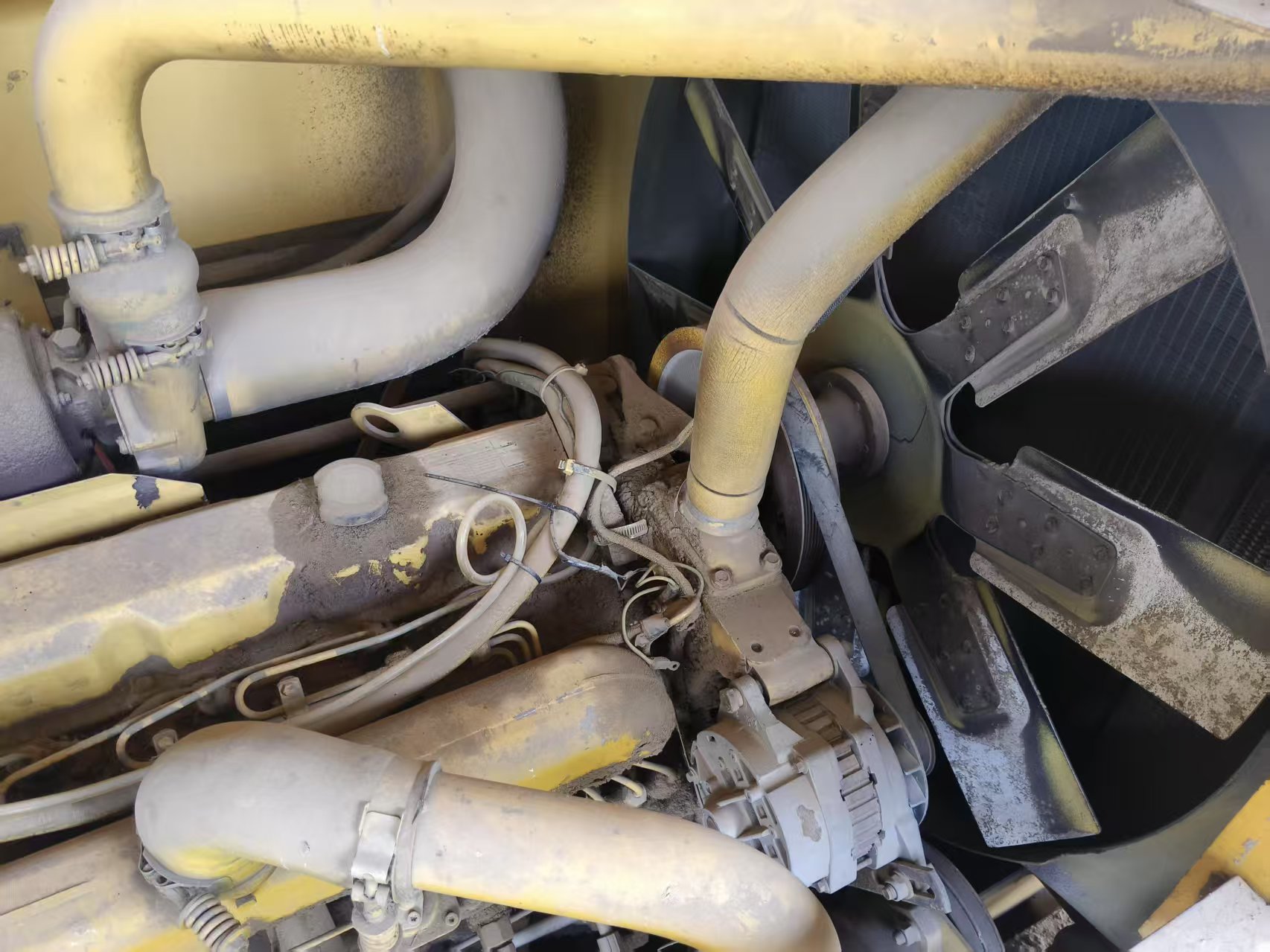 Newholland TR98 harvester in good condition for sale