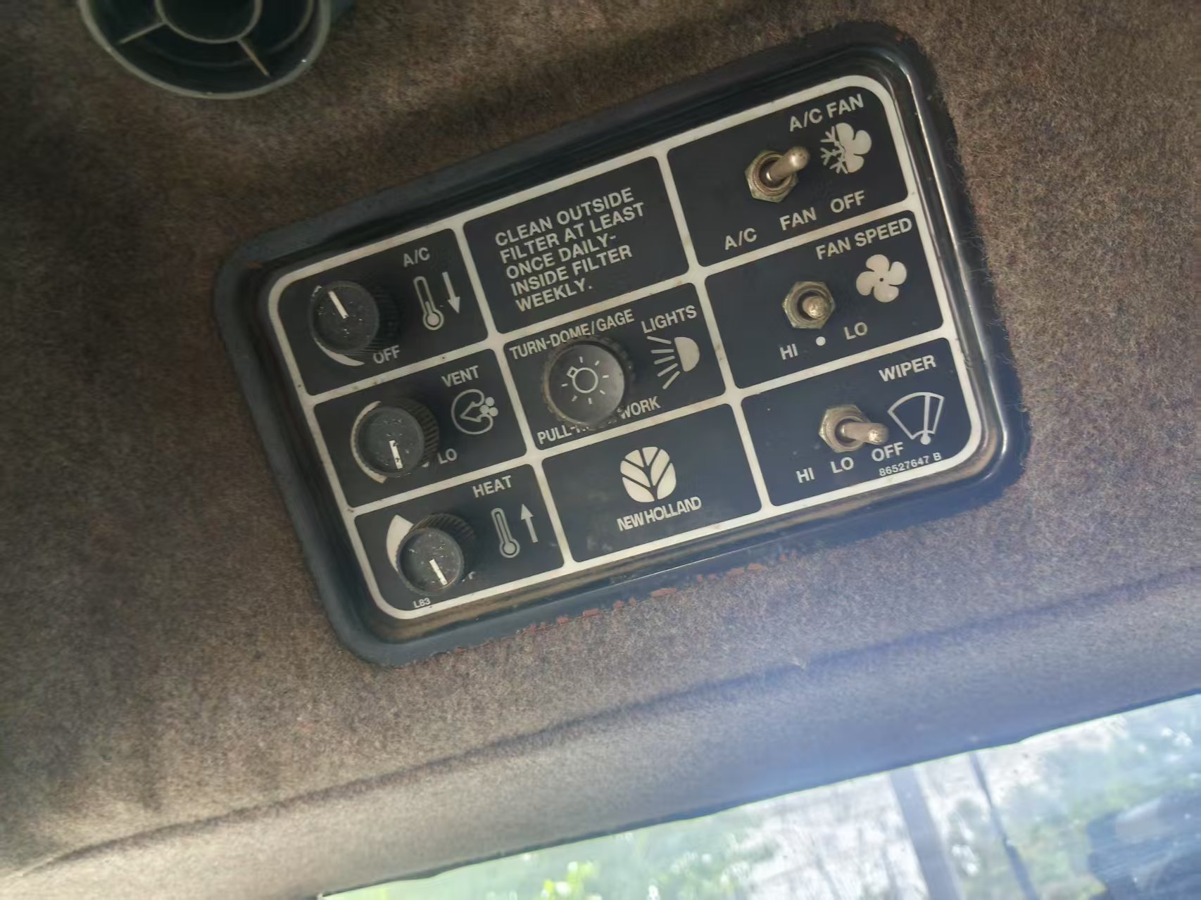 Newholland TR98 harvester in good condition for sale