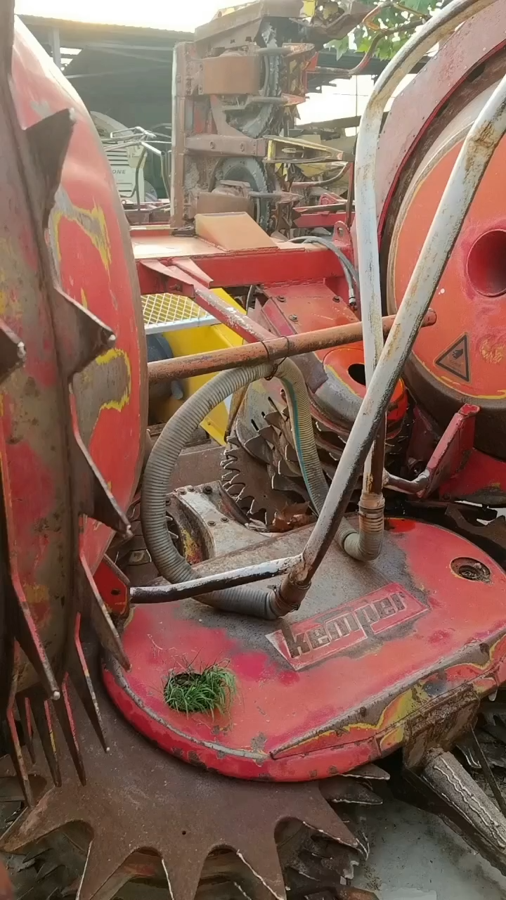 NewHolland Fx48 Forage Harvester，KW342  Year 2001，4 Wheel Drive with kemper 4500