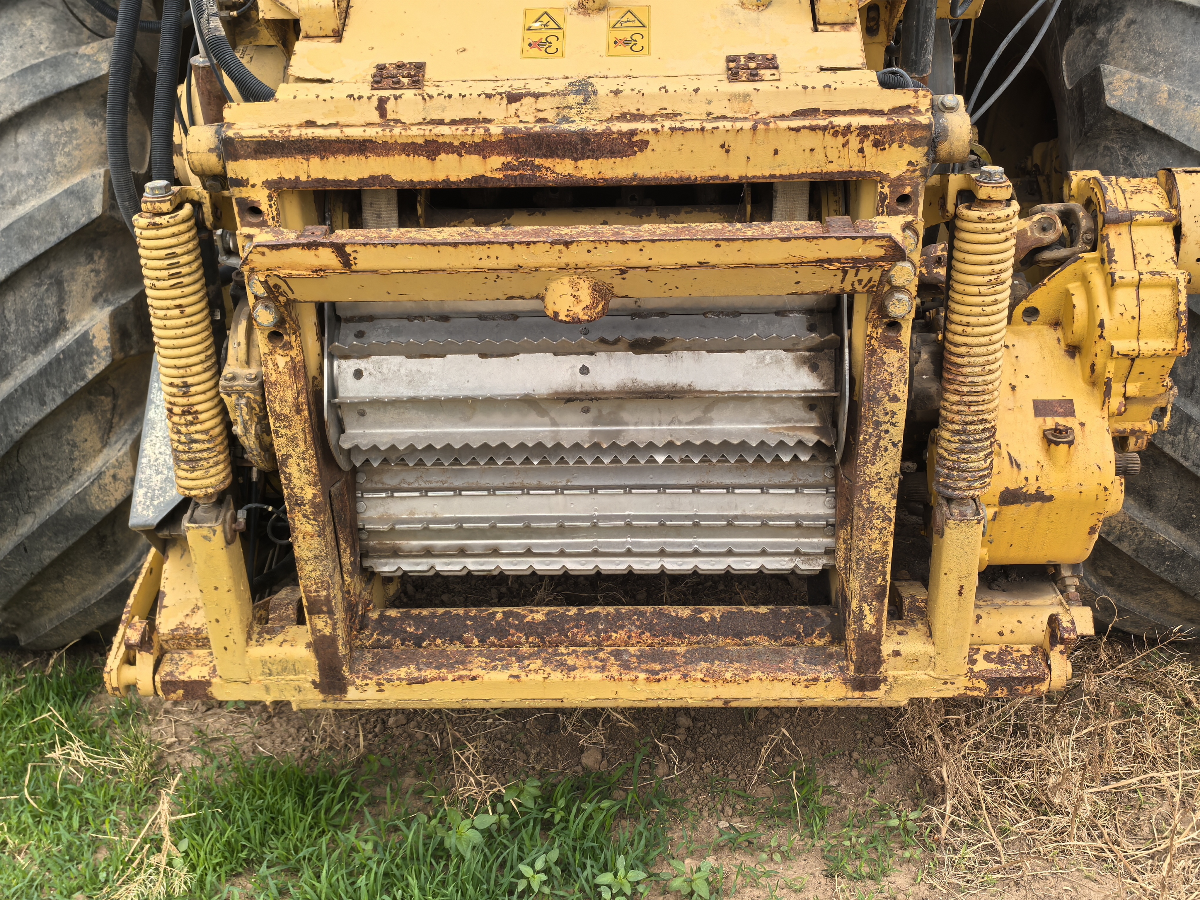 NewHolland Fx48 Forage Harvester，KW342  Year 2001，4 Wheel Drive with kemper 4500