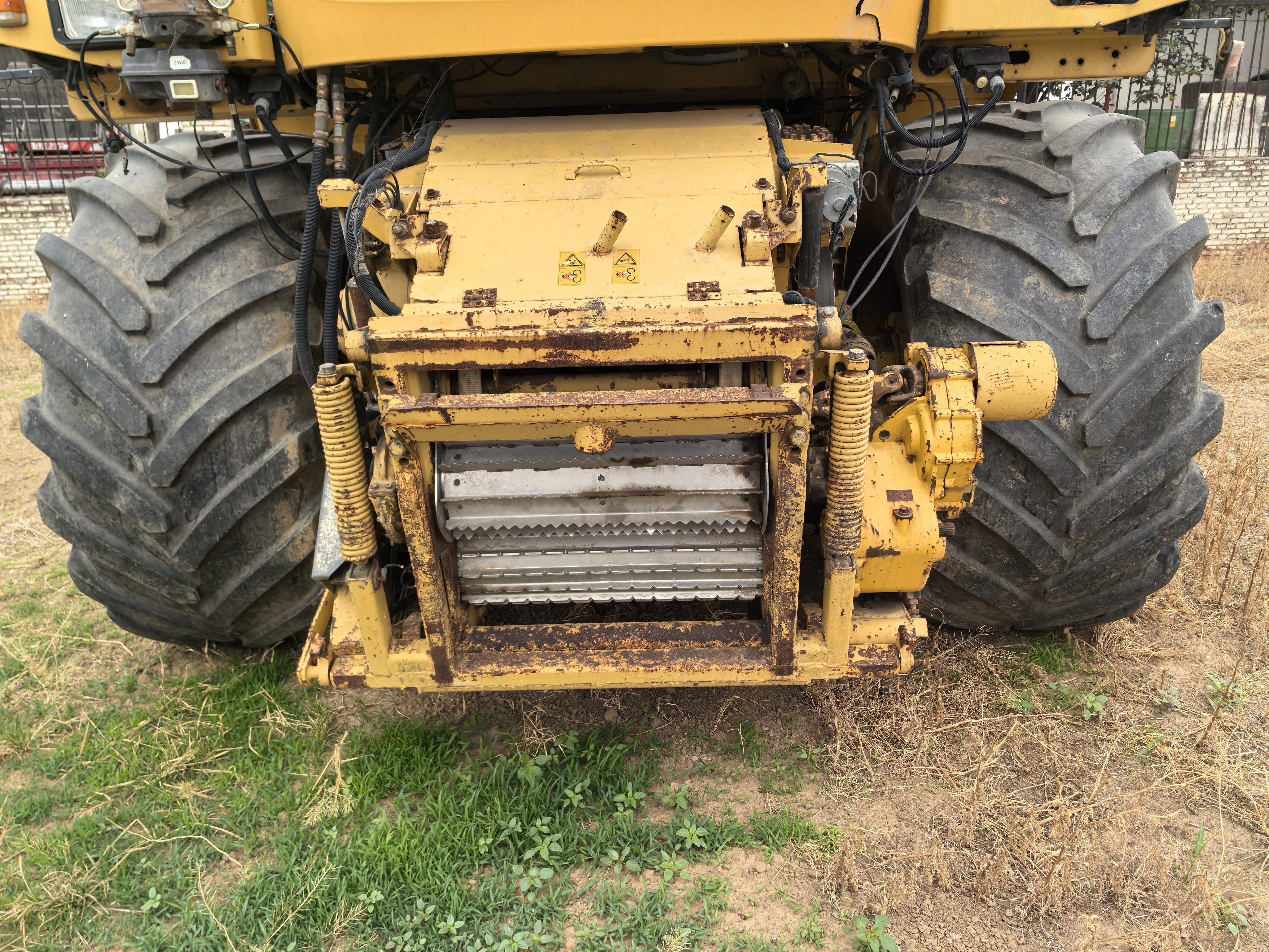 NewHolland Fx48 Forage Harvester，KW342  Year 2001，4 Wheel Drive with kemper 4500