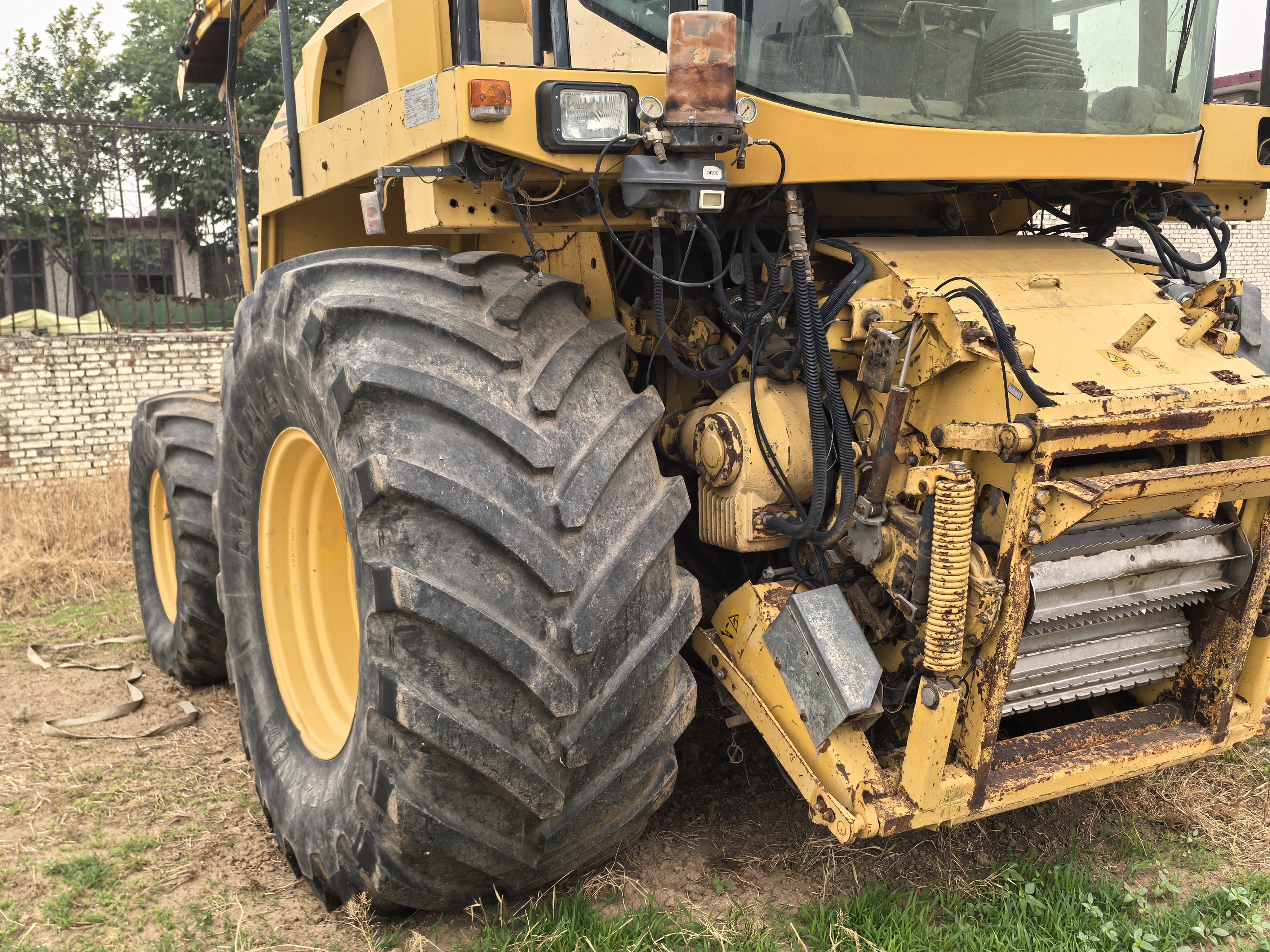 NewHolland Fx48 Forage Harvester，KW342  Year 2001，4 Wheel Drive with kemper 4500