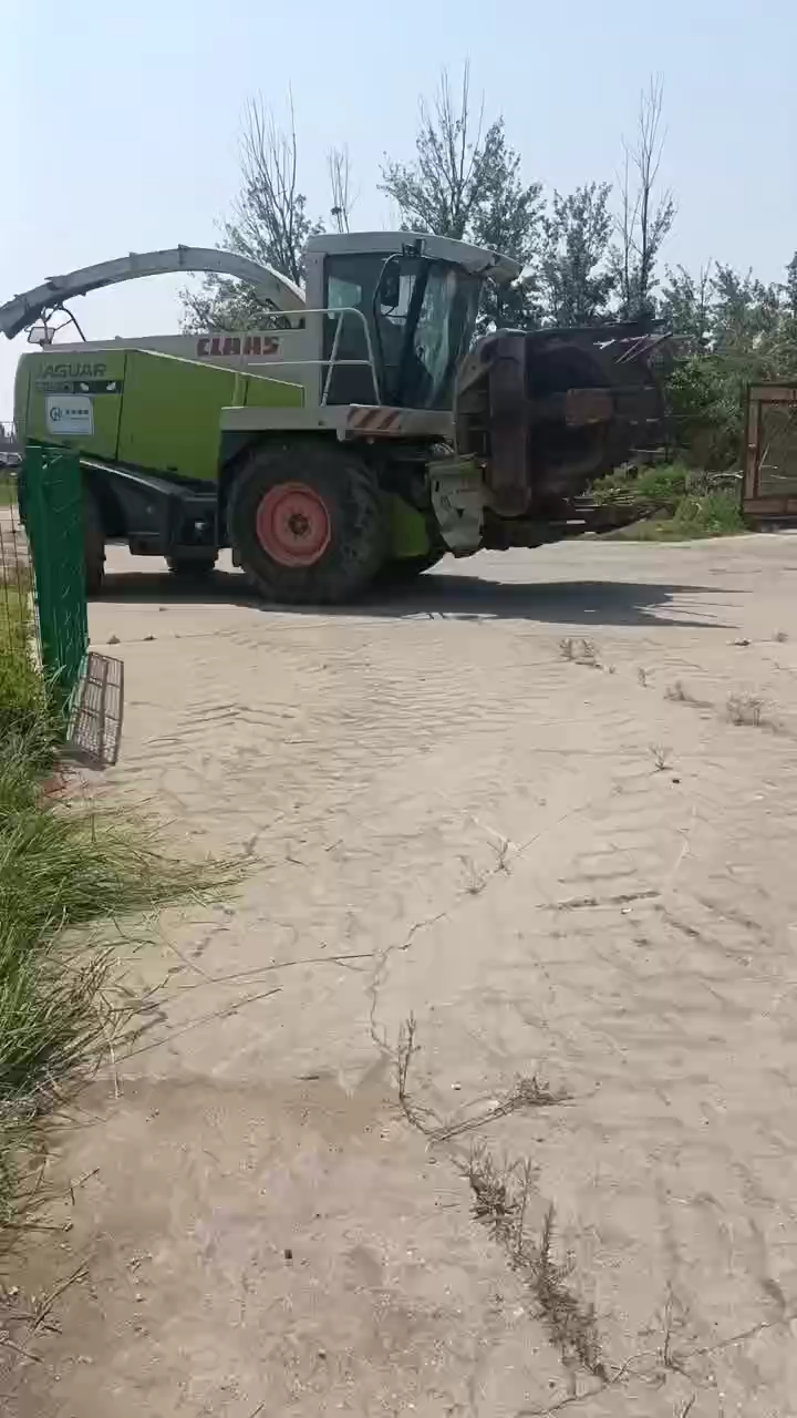 Claas Jaguar 850 with 2232 hours of drum,  303 KW, ready for field work, we can offer dozens of them