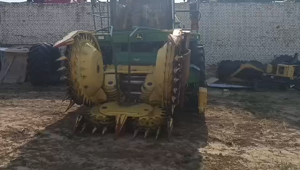 John Deere Forage Haverster 7180, Year 2014， KW 281