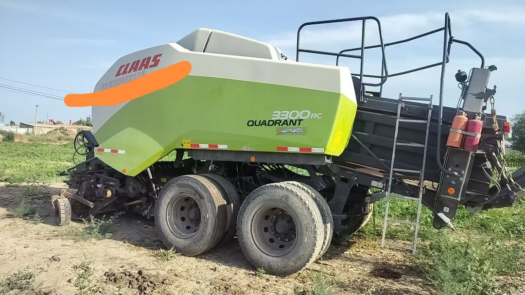 Claas 3300 baler, made in 2015, registered in 2016
