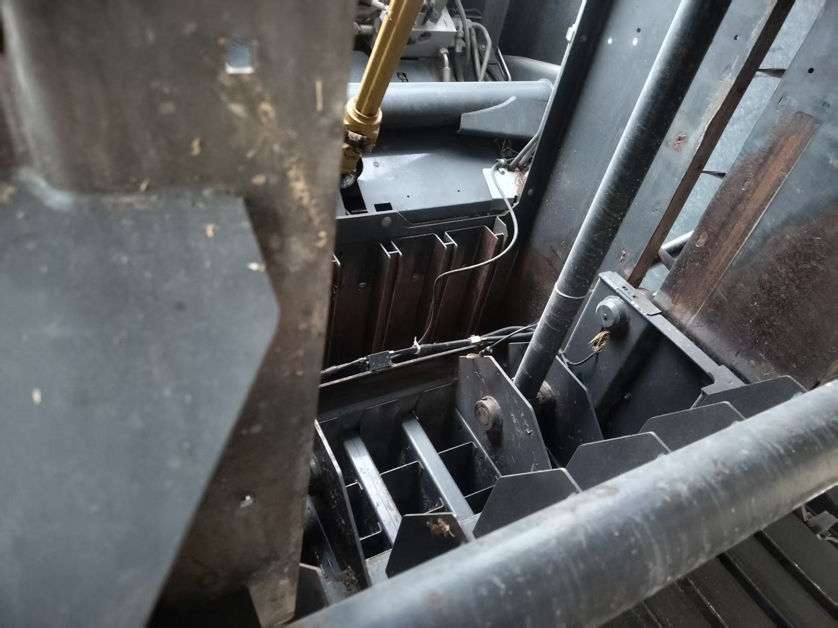 Claas 3300 baler, made in 2015, registered in 2016