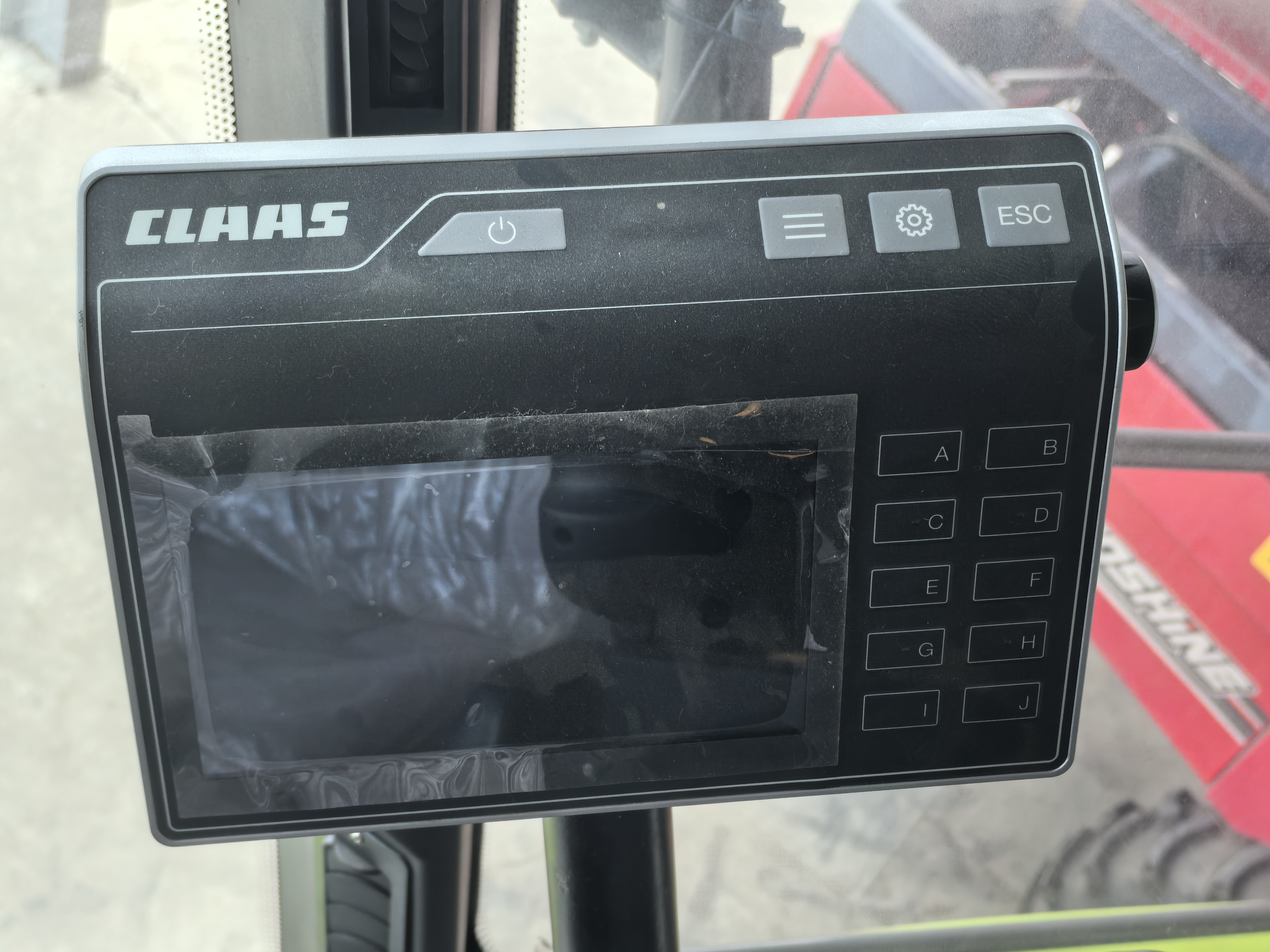 New Claas Dominator Combine Harvester 370  with 560 maize/wheat header for sale， special price for 998200 RMB