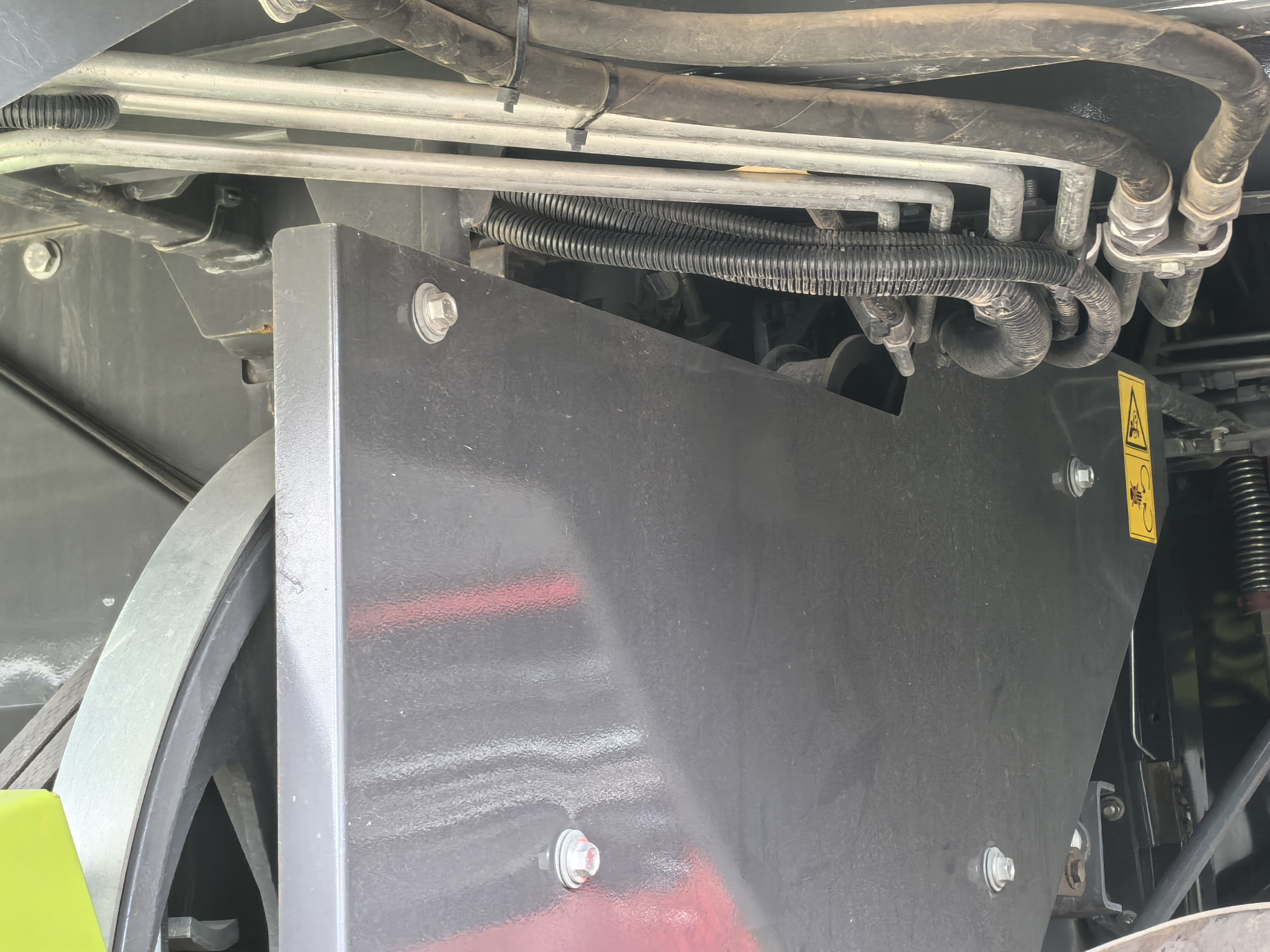 New Claas Dominator Combine Harvester 370  with 560 maize/wheat header for sale， special price for 998200 RMB