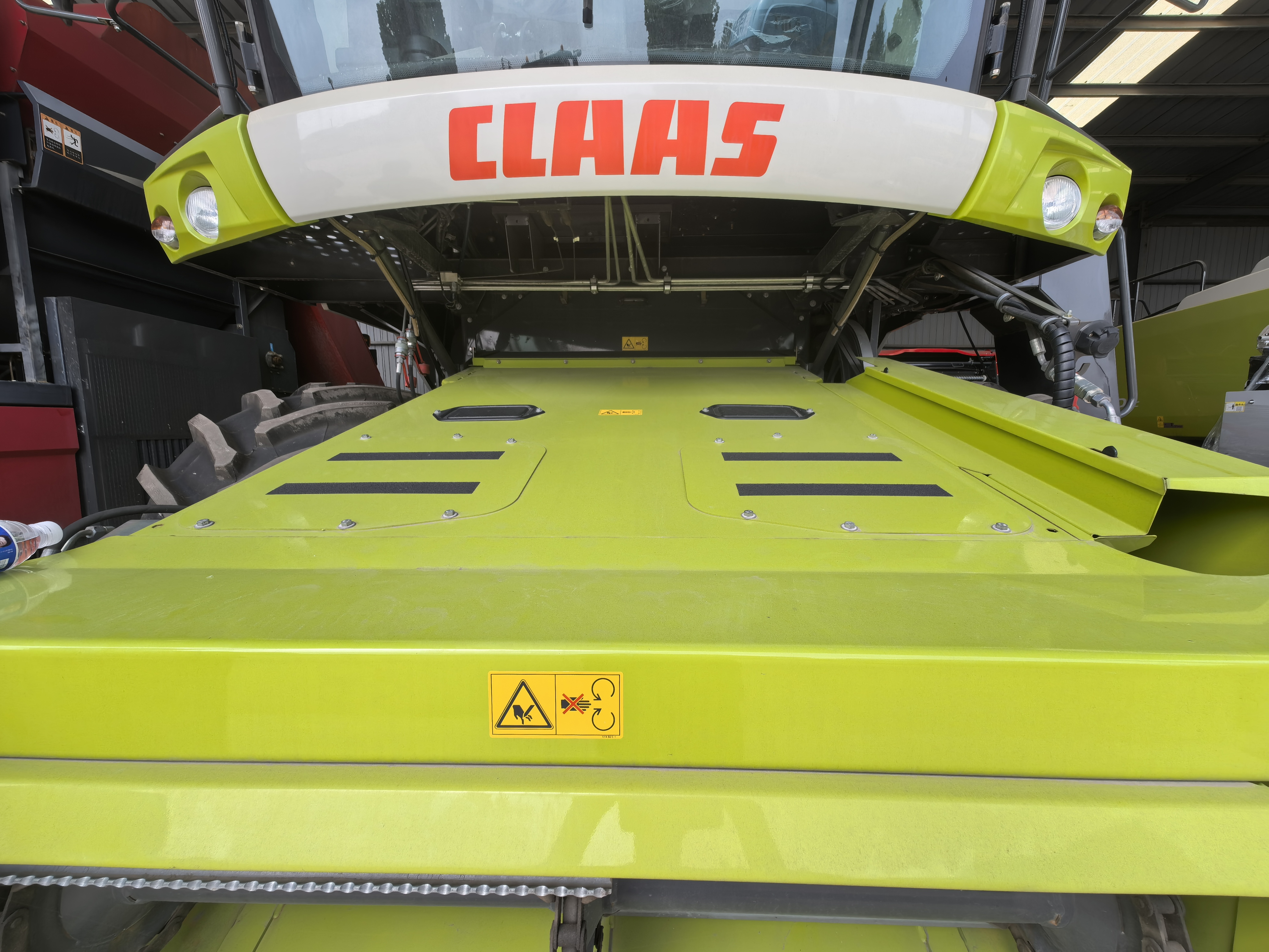 New Claas Dominator Combine Harvester 370  with 560 maize/wheat header for sale， special price for 998200 RMB
