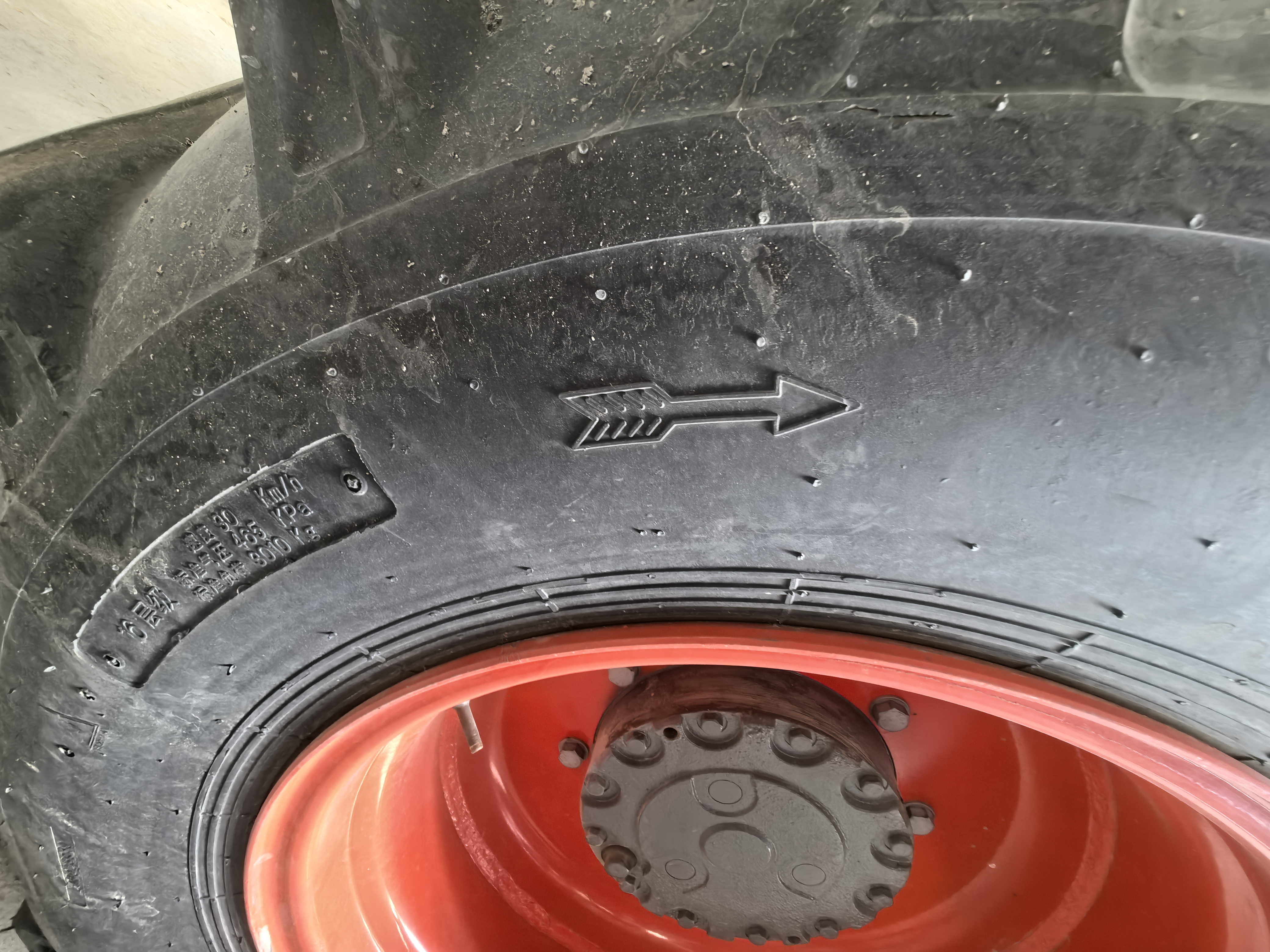 New Claas Dominator Combine Harvester 370  with 560 maize/wheat header for sale， special price for 998200 RMB