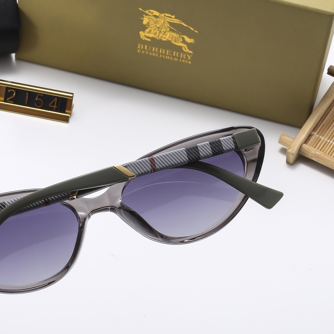 B design Fashion new polarized sunglasses 2154