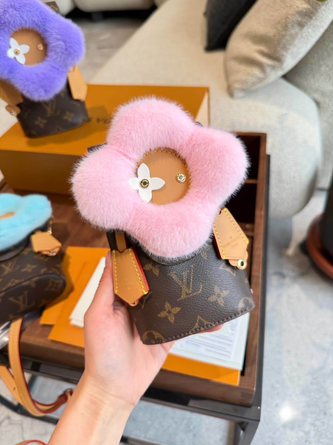 L design sunflower mobile phone bag