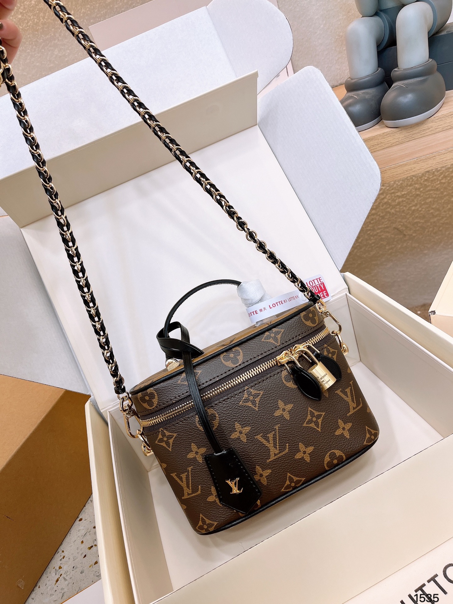 L designcosmetic bag