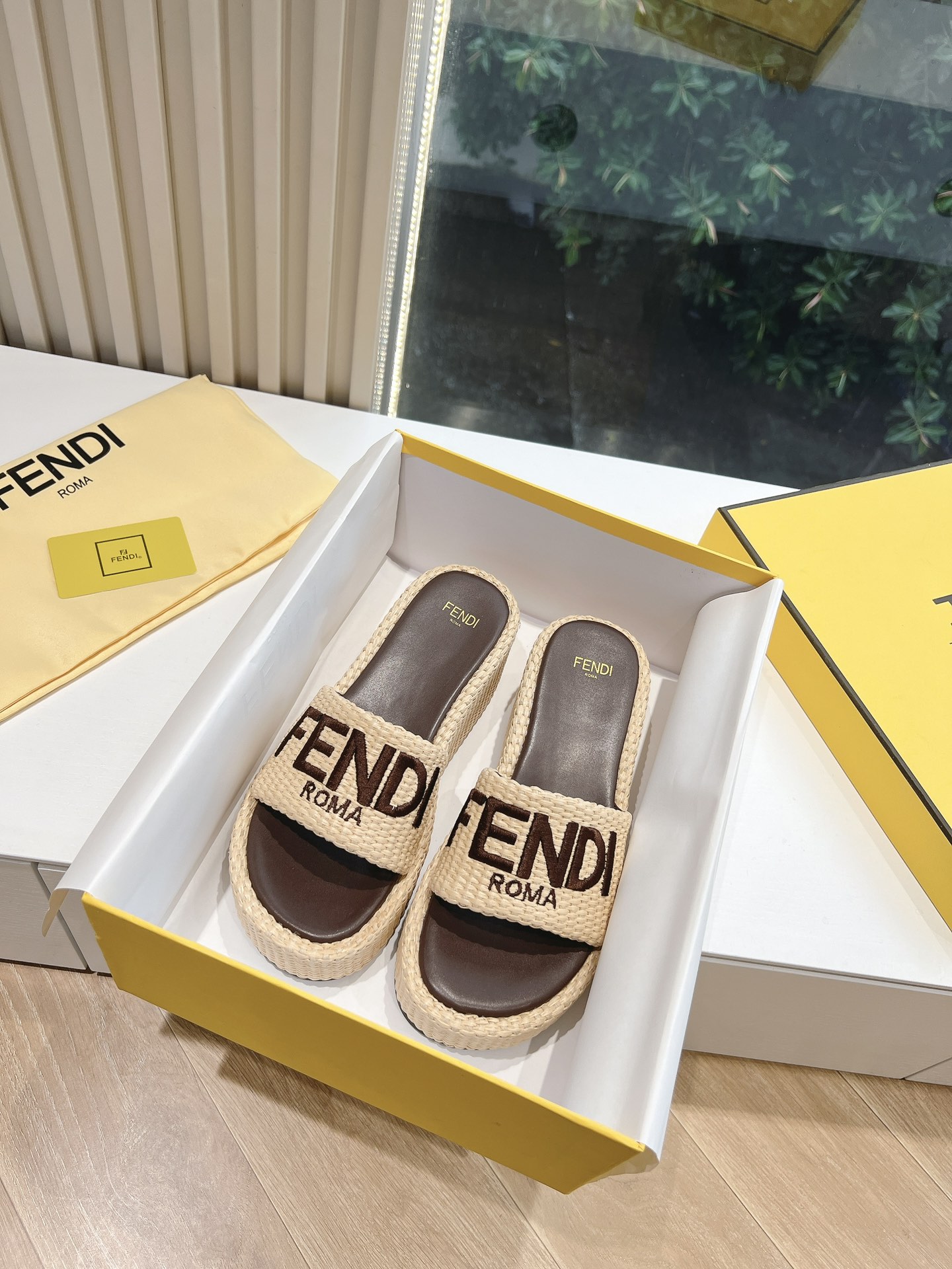F design 's new season woven slippers