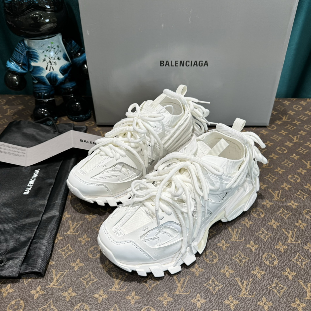 B design track 3.0 Classic stylish sports shoes