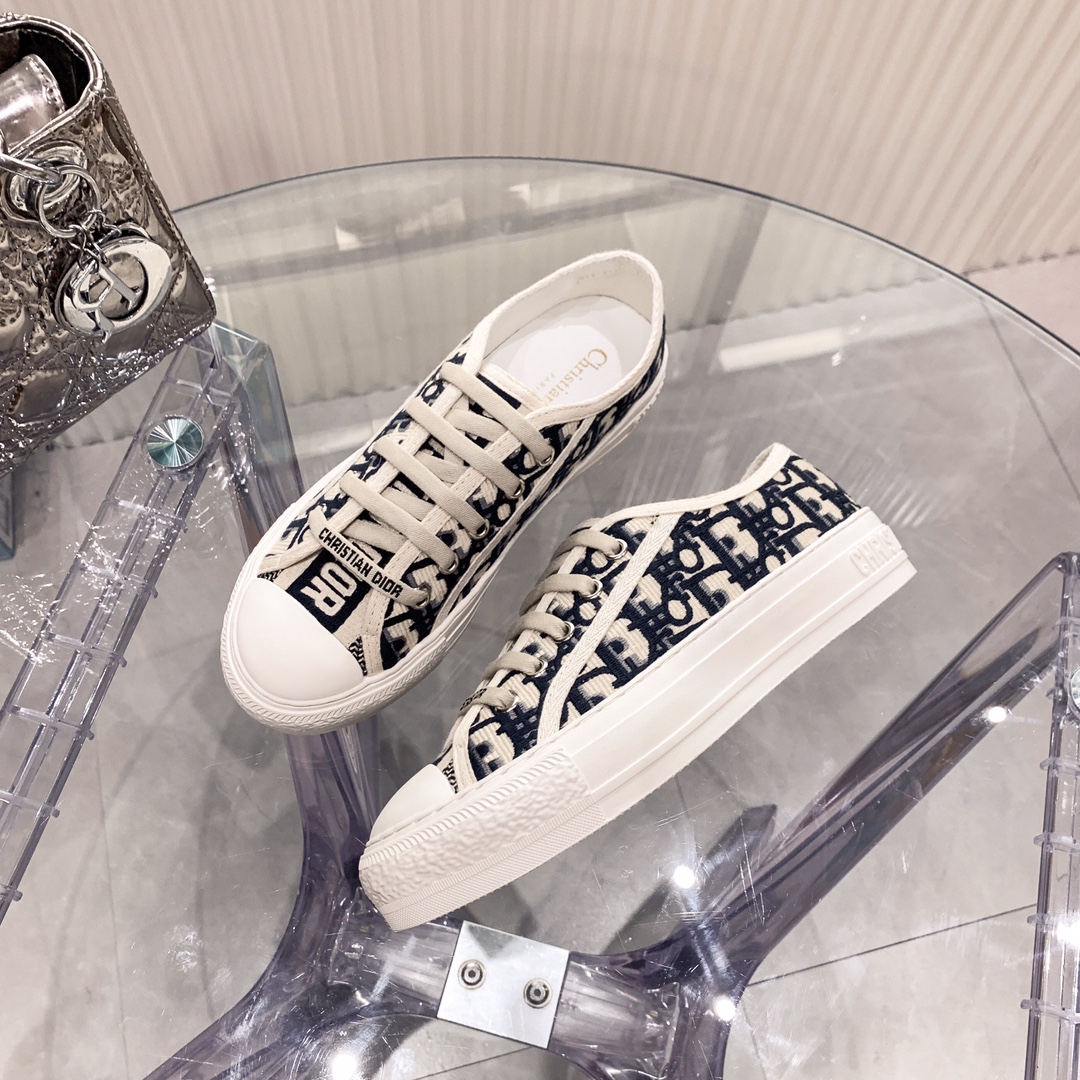 D design Trend Fashion Classic Comfy Canvas Flat Shoes