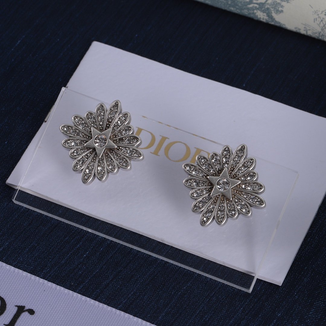 D designDiamond Earrings