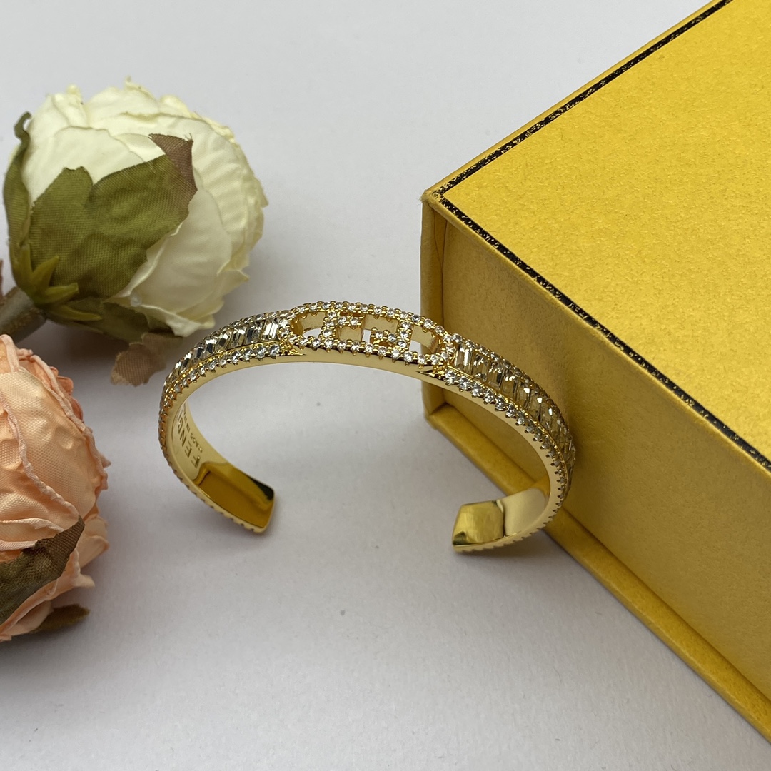 F design  new bracelet