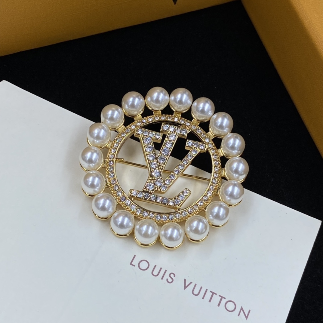 L design fashion sunflower brooch