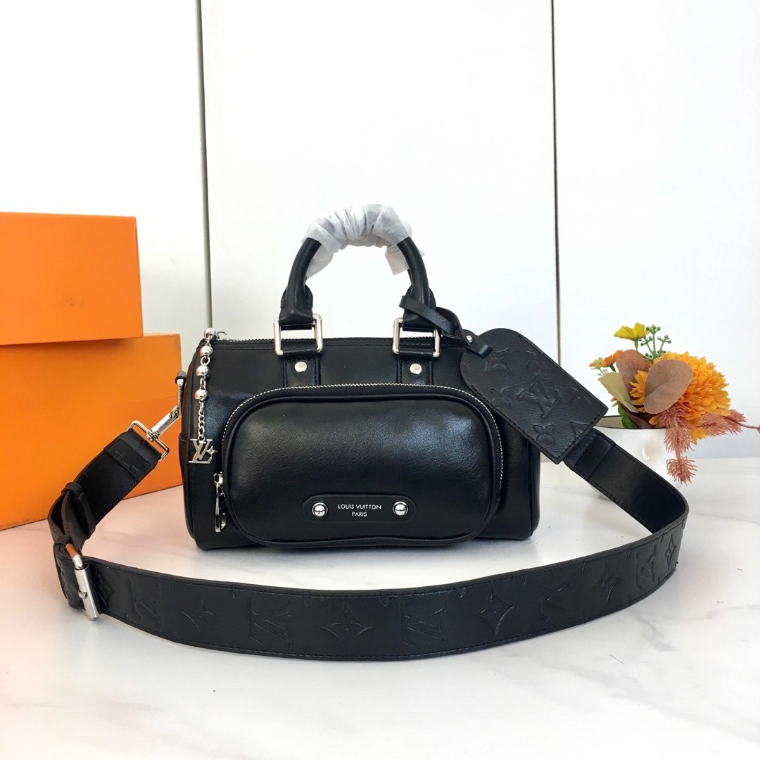 L Design Keepall Bandouli猫re 25 Women's Handbag