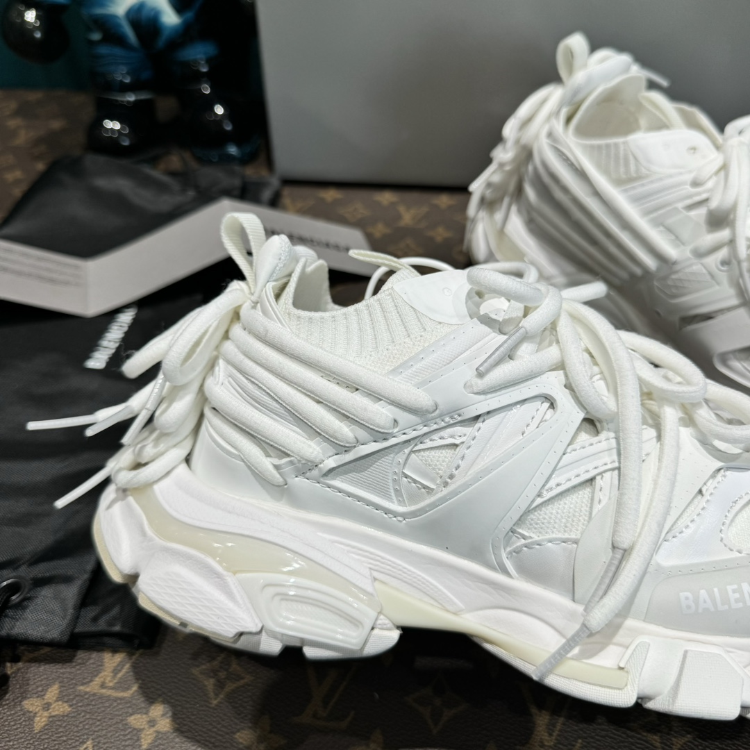 B design track 3.0 Classic stylish sports shoes