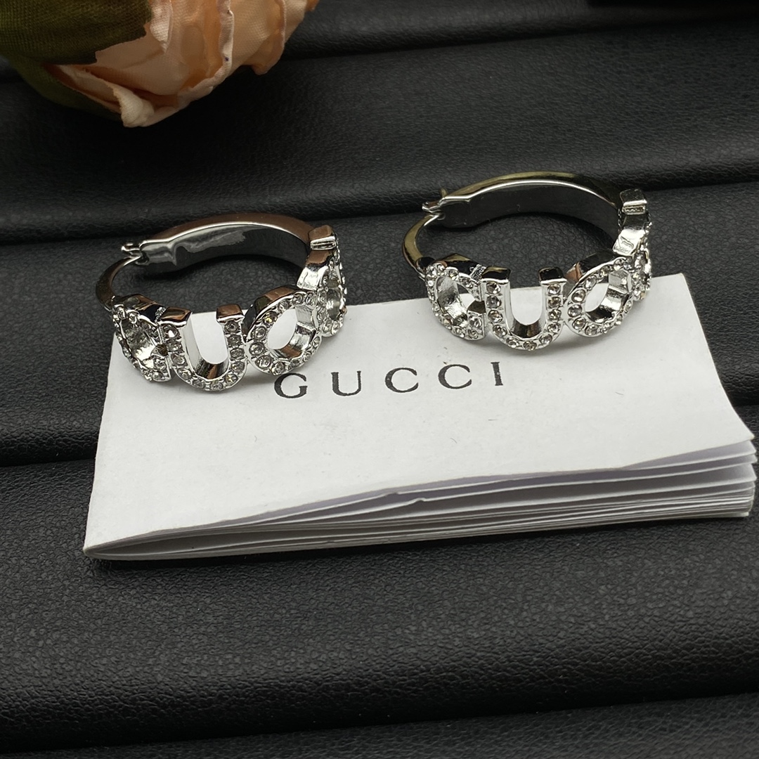 G design new earrings