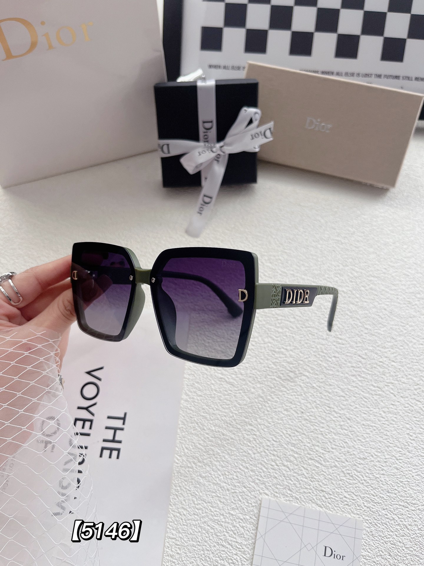 D logo fashion women sunglasses