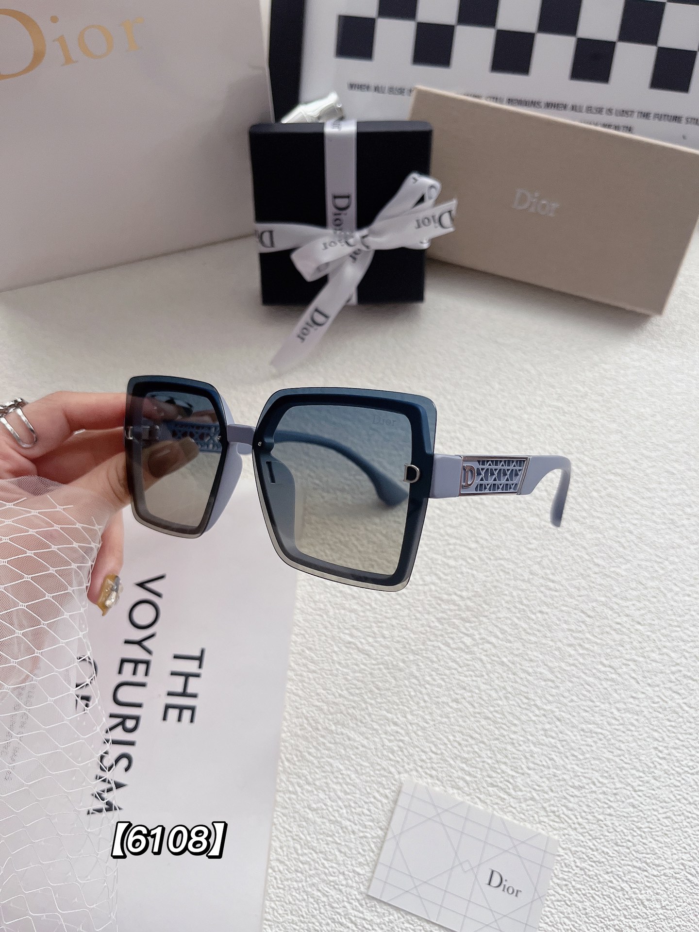 D logo women fashion sunglasses