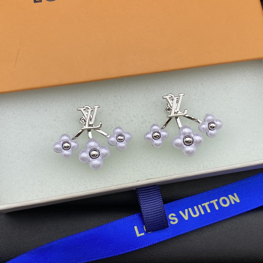 L design new earrings