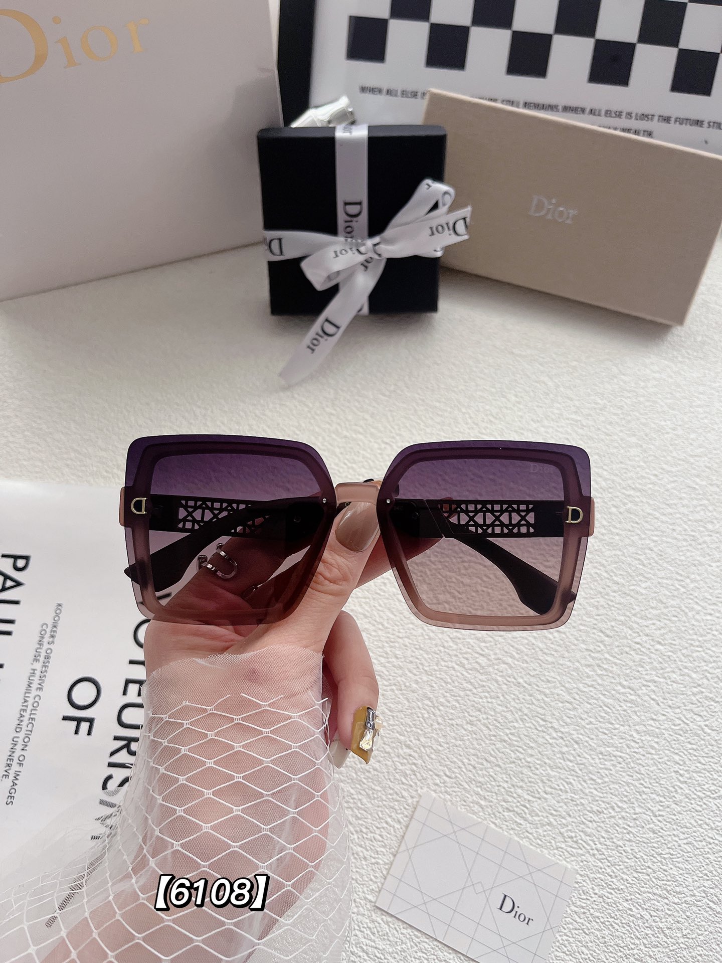 D logo women fashion sunglasses