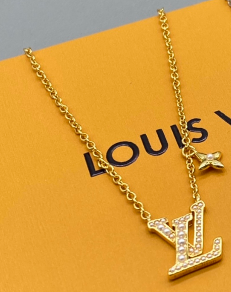 L design  necklace