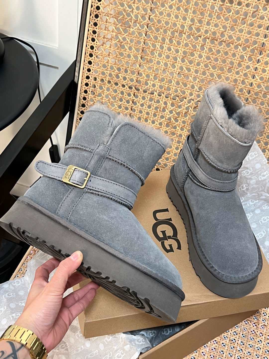 U design 2025ss latest winter fur boots